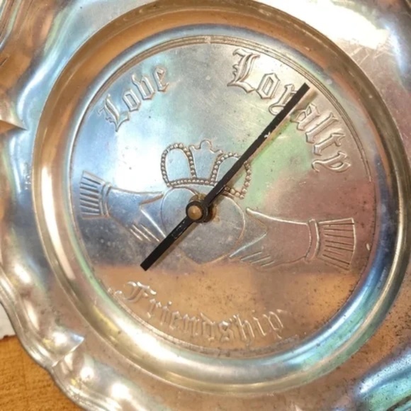 Mullingar Pewter Irish Claddagh Clock - Picture 2 of 6